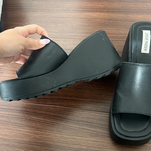 Steve Madden Mega Platform Sandals - Picture 2 of 3
